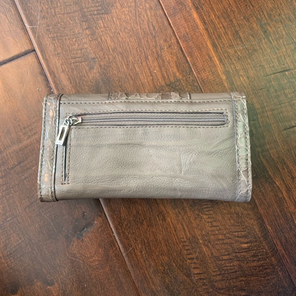Guess Wallet - Picture 2 of 3